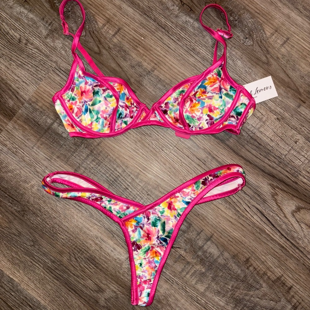 For love and lemons bra set